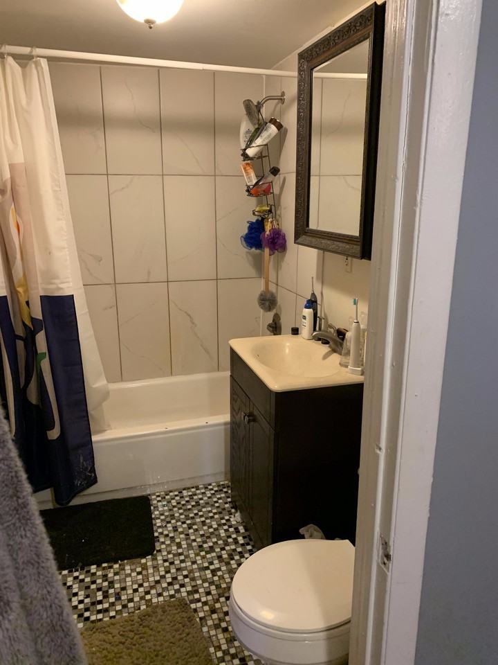 1830 W 17th Street - Coach 1 - Photo 3 of 10