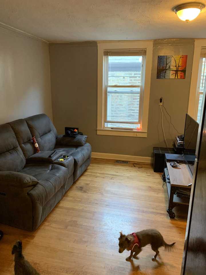 1830 W 17th Street - Coach 1 - Photo 4 of 10