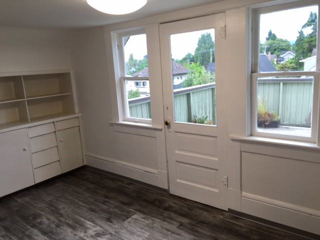 2455 West 8th Avenue