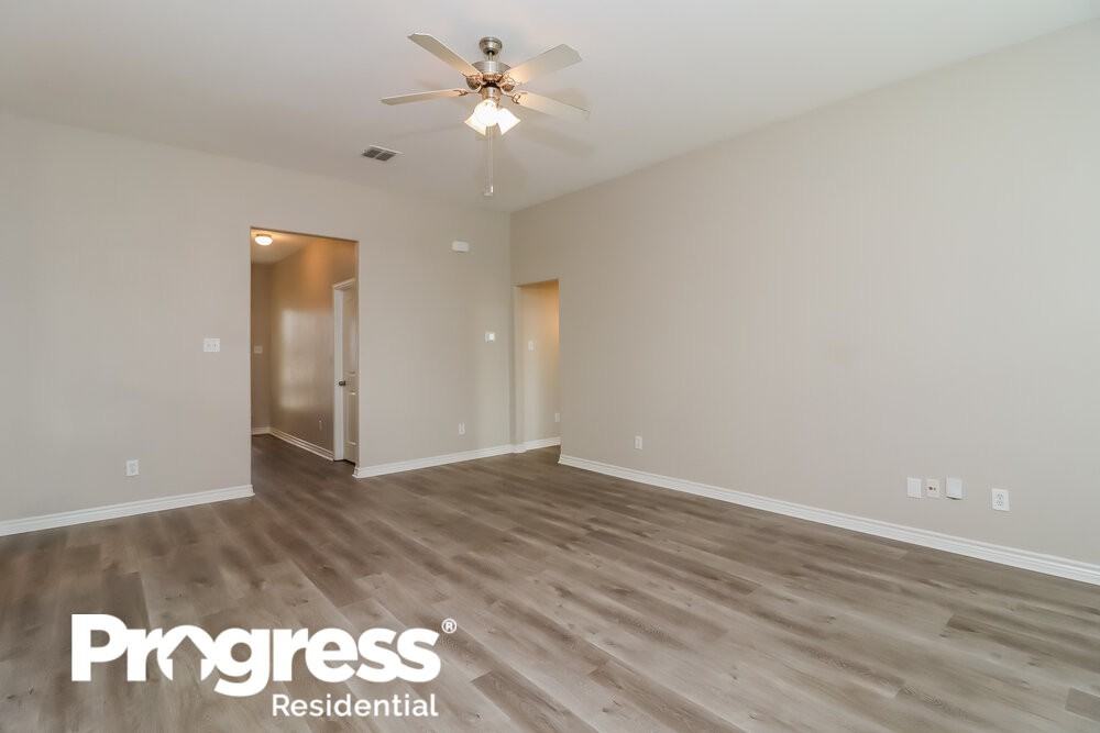 309 Stonegate Blvd - Photo 3 of 16