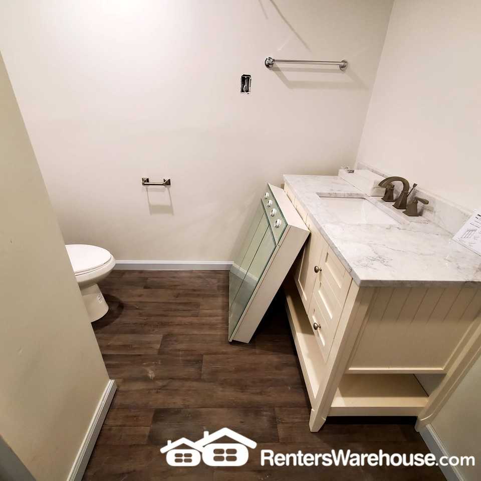 222 N Nicollet St - Photo 3 of 10