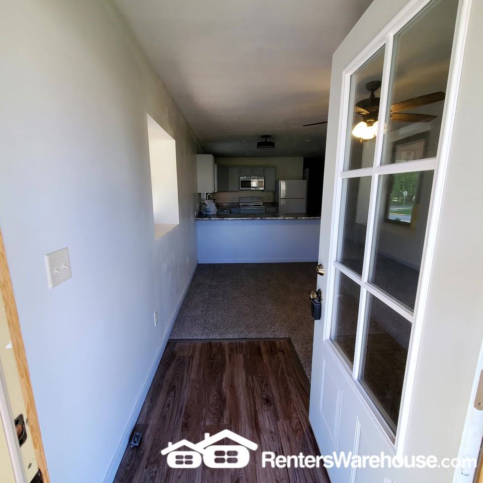 224 N Nicollet St - Photo 3 of 10