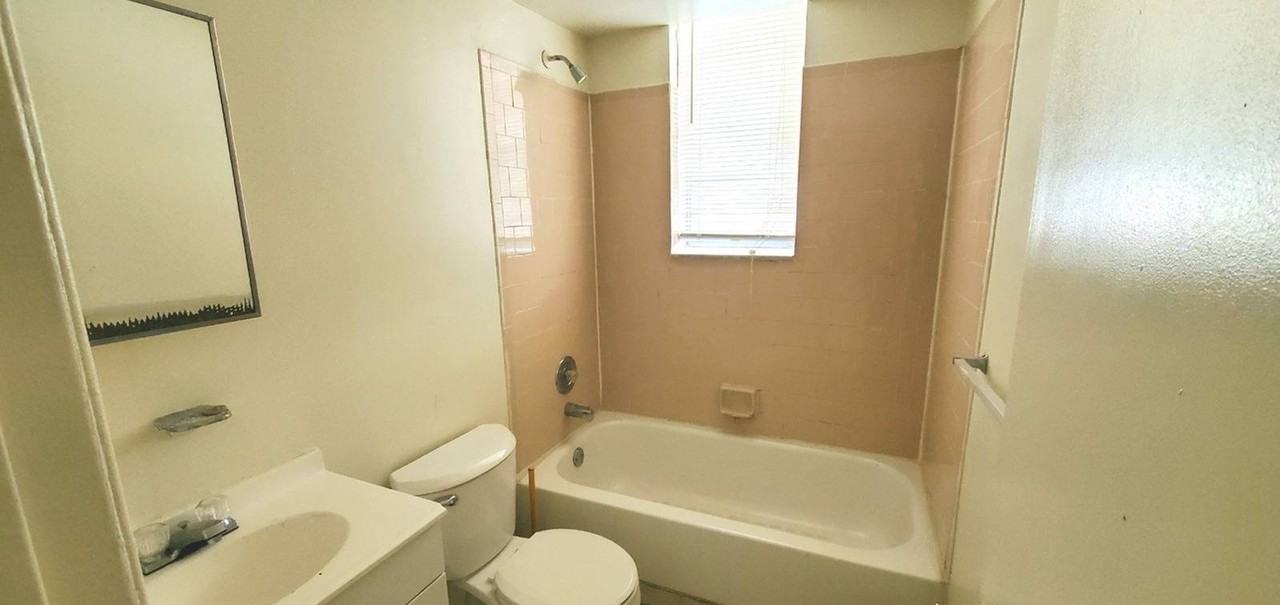 Oak Lane Court Apartments 1623 W Chelten Ave 35, Philadelphia, PA