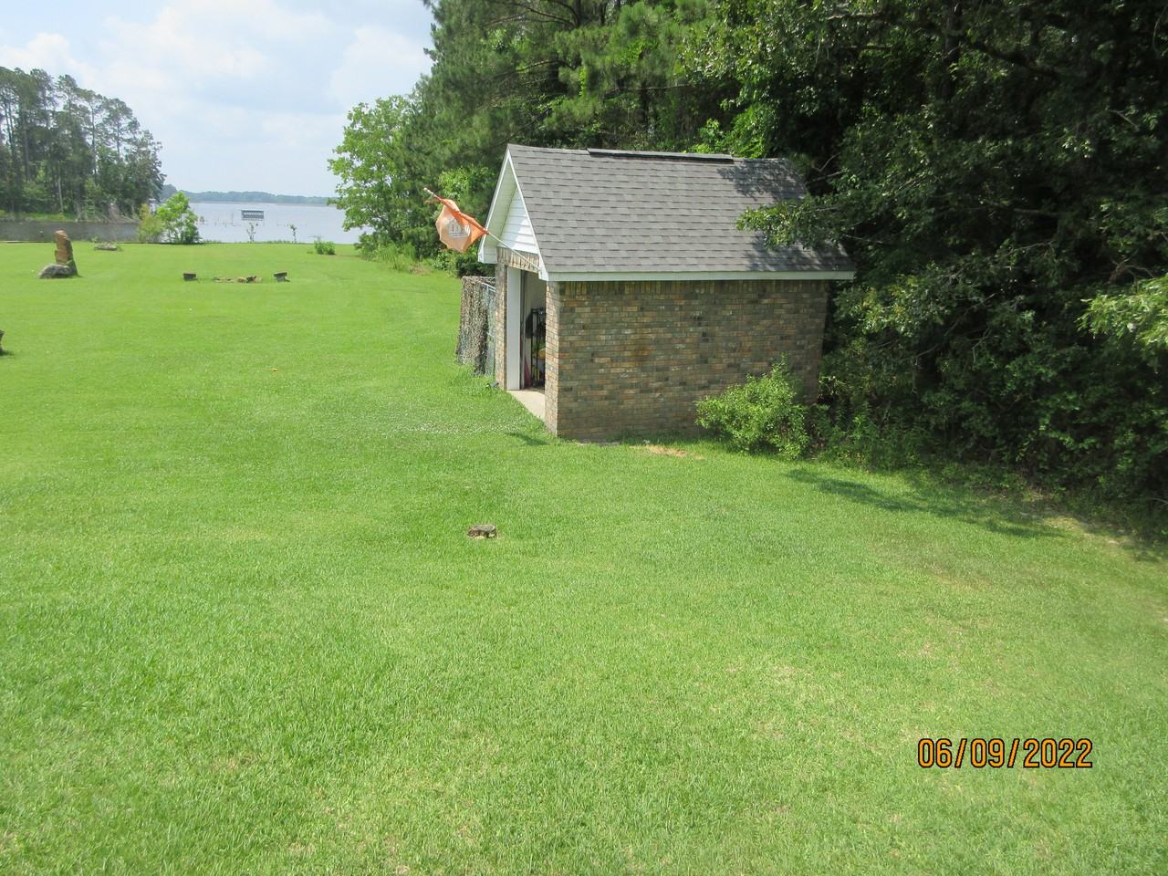 304 Norwood Point - Photo 2 of 3