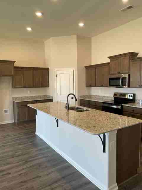 80 Briar Hollow Lane - Photo 6 of 18