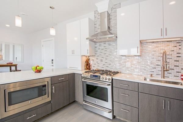 Cliveden St #604 - Photo 3 of 20
