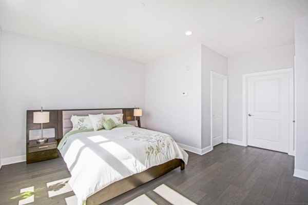 Cliveden St #604 - Photo 6 of 20