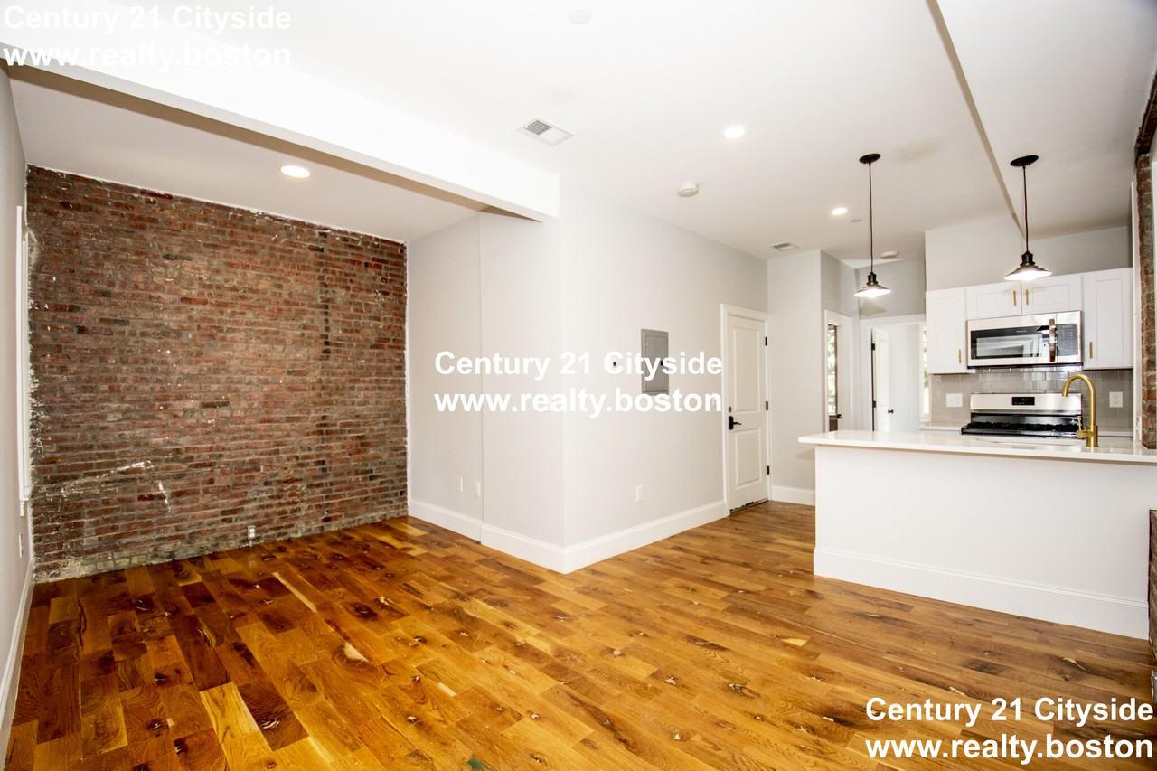 142 Chelsea St #2 - Photo 4 of 11