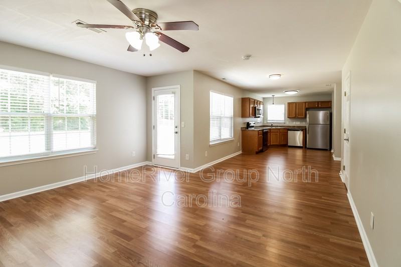 1147 Maple Ridge Dr - Photo 3 of 20