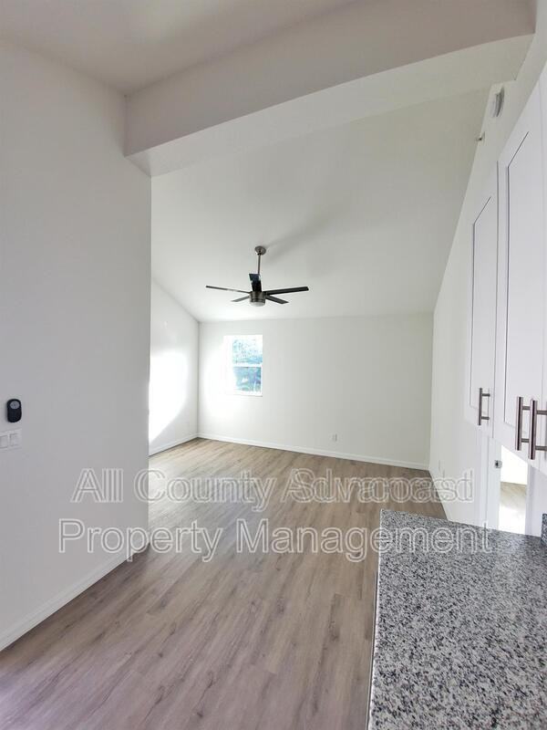 1266 Jade Pl - Photo 4 of 9