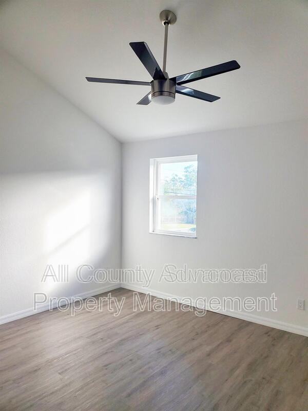 1266 Jade Pl - Photo 5 of 9