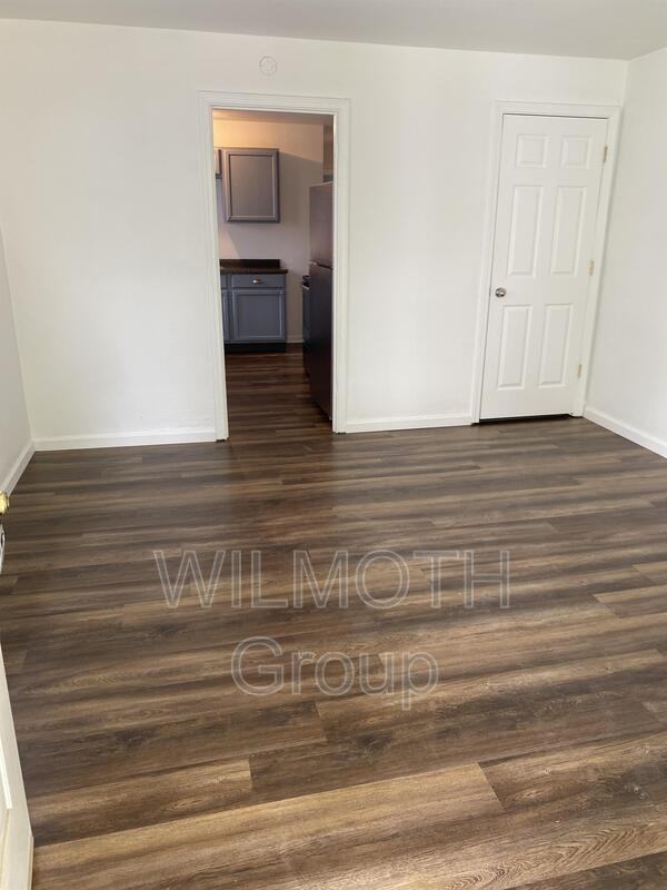 4346 Crittenden Ave - Photo 3 of 9