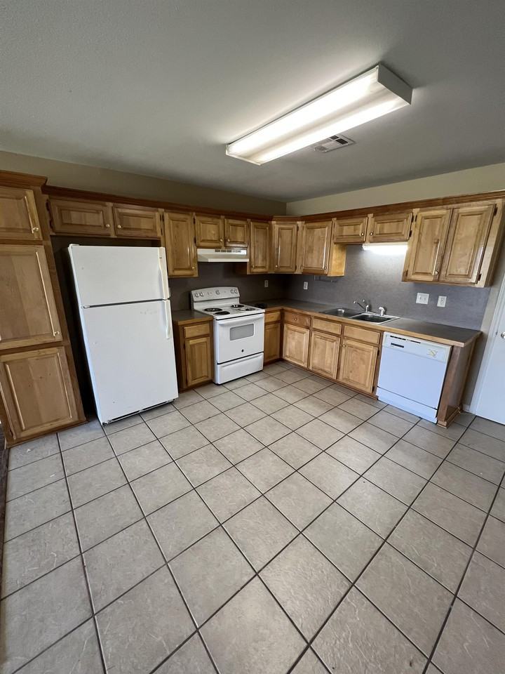 1504 N Vintage Ln #1504 - Photo 2 of 7