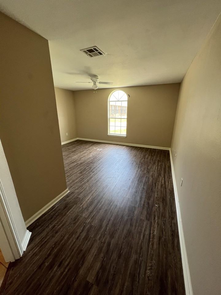 1504 N Vintage Ln #1504 - Photo 4 of 7