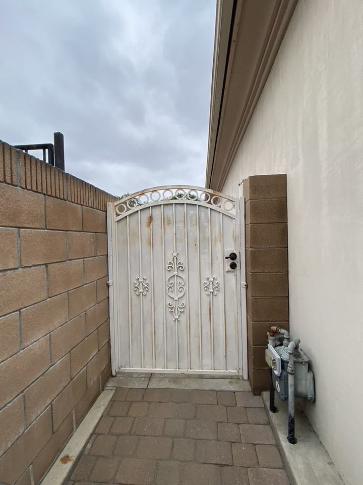 9041 Flower St #ADU - Photo 2 of 18