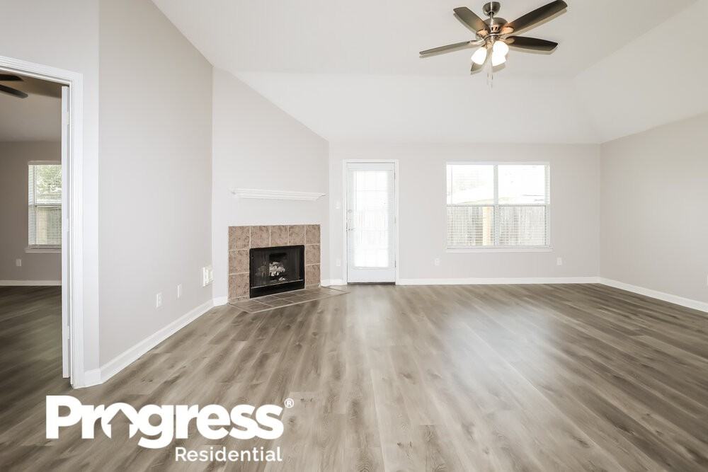 32010 Ashton Ln - Photo 3 of 17
