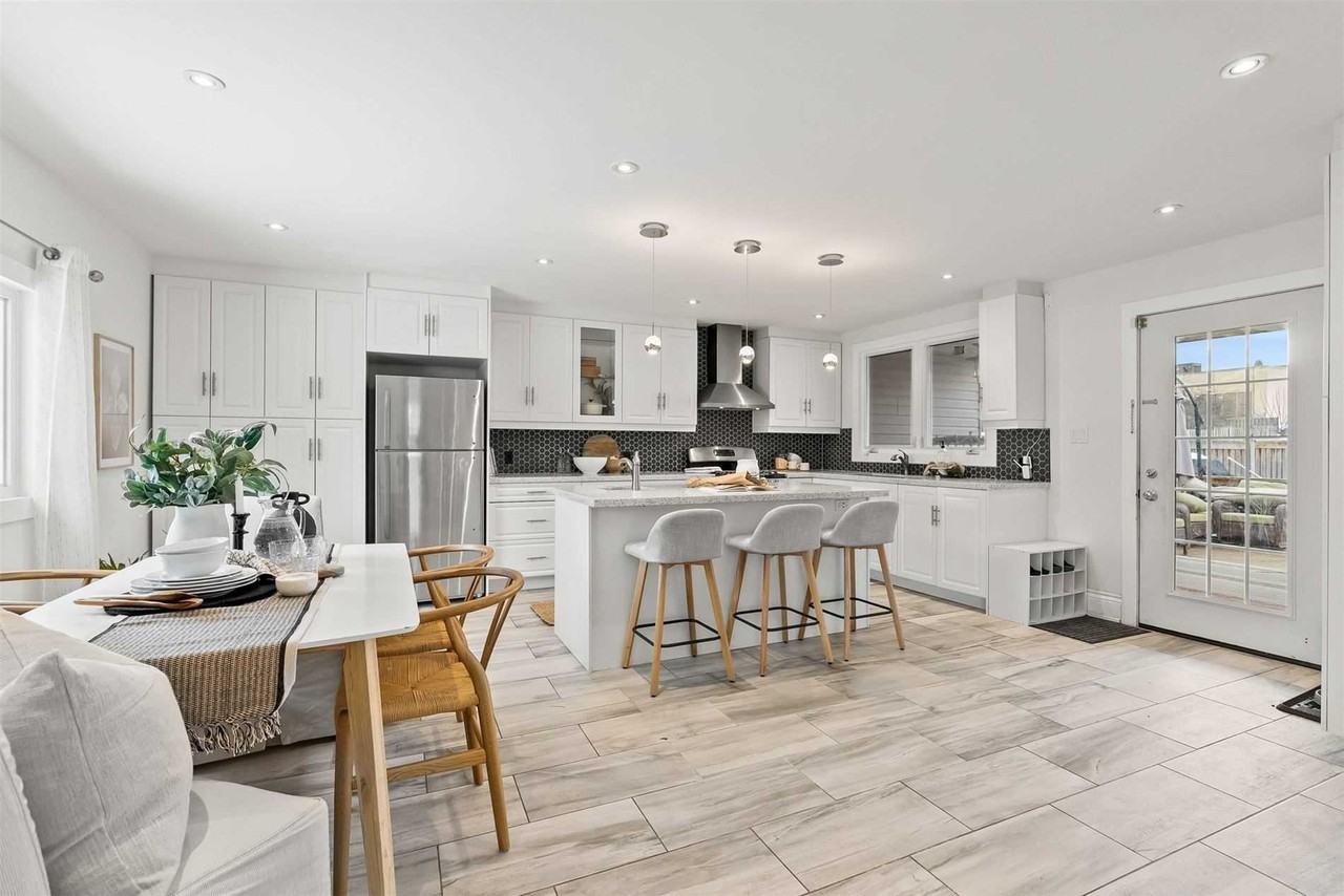 131 John Street East - Photo 2 of 31