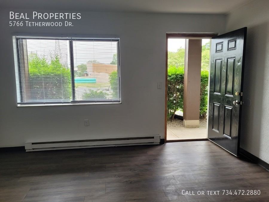 5766 Tetherwood Dr - Photo 3 of 10