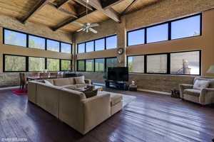 featured image of 925 Green Bay Road