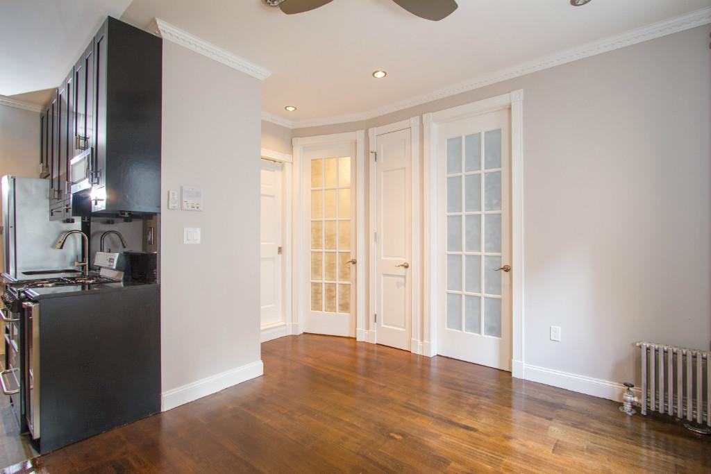 E 18th St #2C - Photo 2 of 5