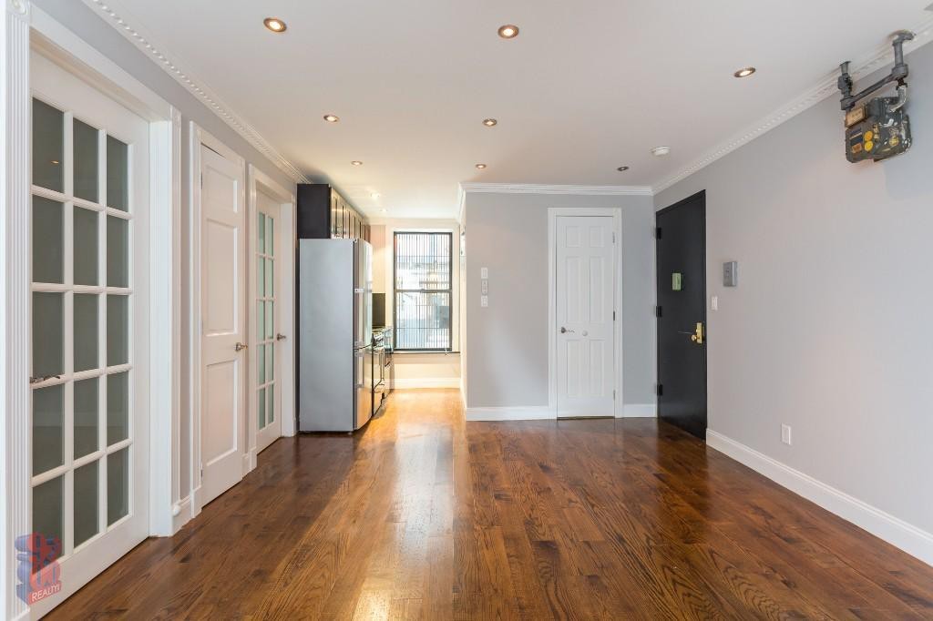 Avenue A #1R - Photo 2 of 8