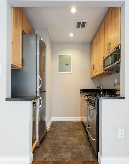 179 Essex St #3 - Photo 2 of 4