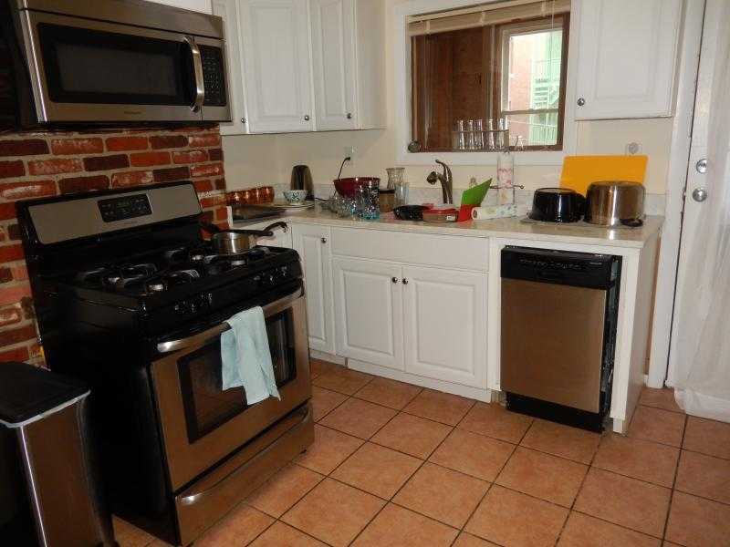 Orleans St - Photo 4 of 29