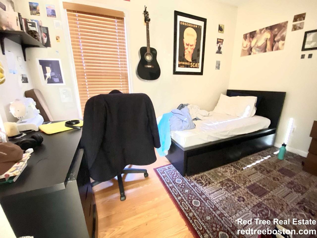 Paris St - Photo 2 of 21