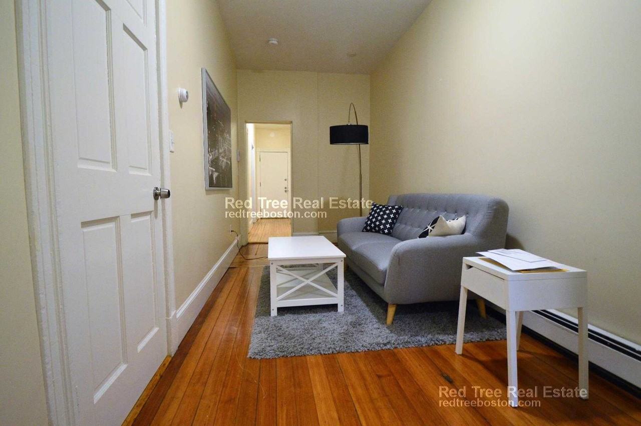 Meridian St - Photo 7 of 16