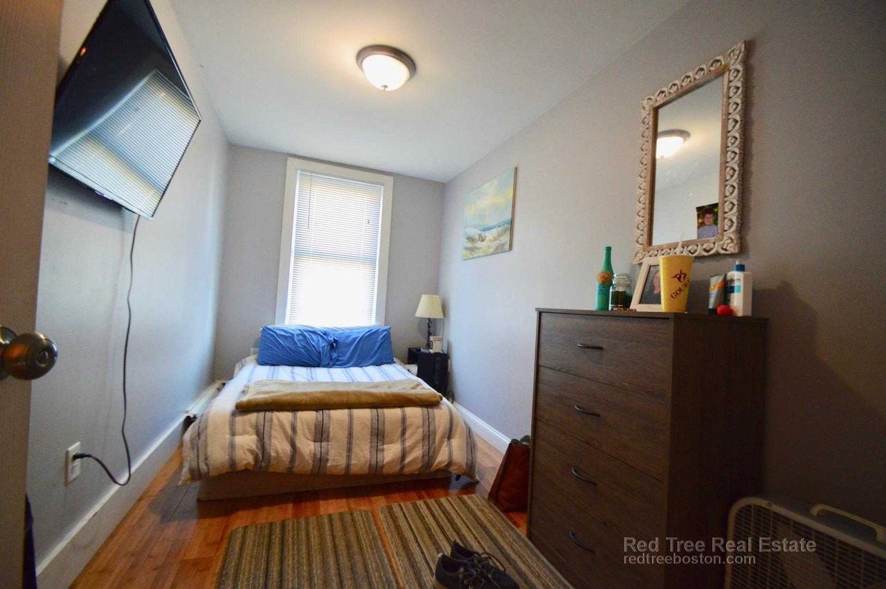 Havre St - Photo 7 of 15