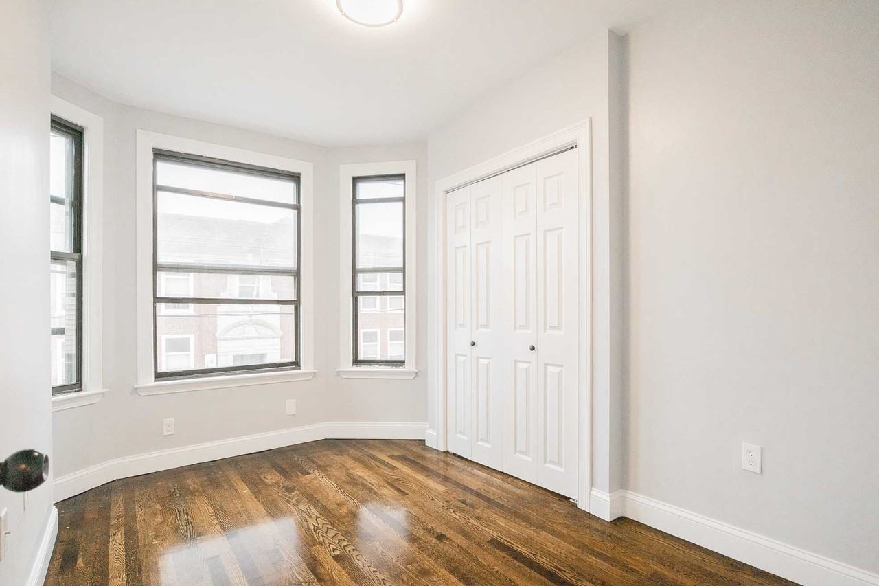 Saratoga St - Photo 3 of 12