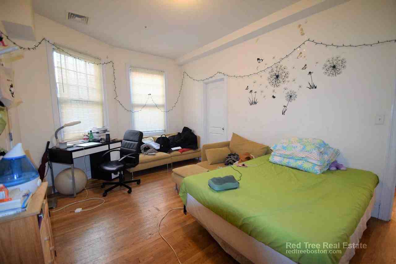 Worthington St - Photo 2 of 9