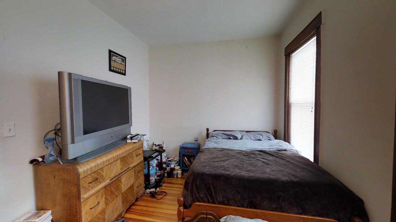 Holland St - Photo 7 of 12