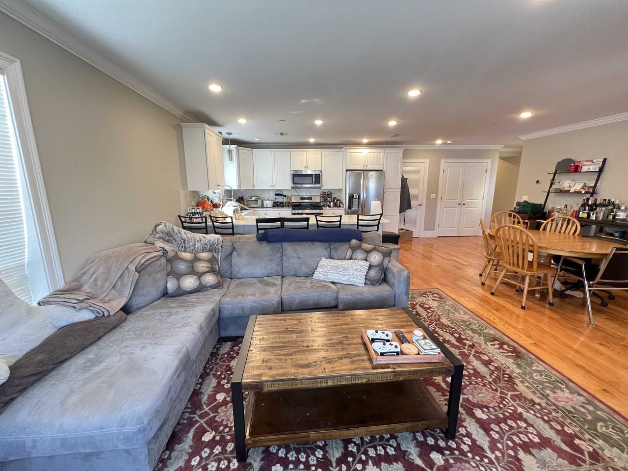 Holland St - Photo 7 of 26