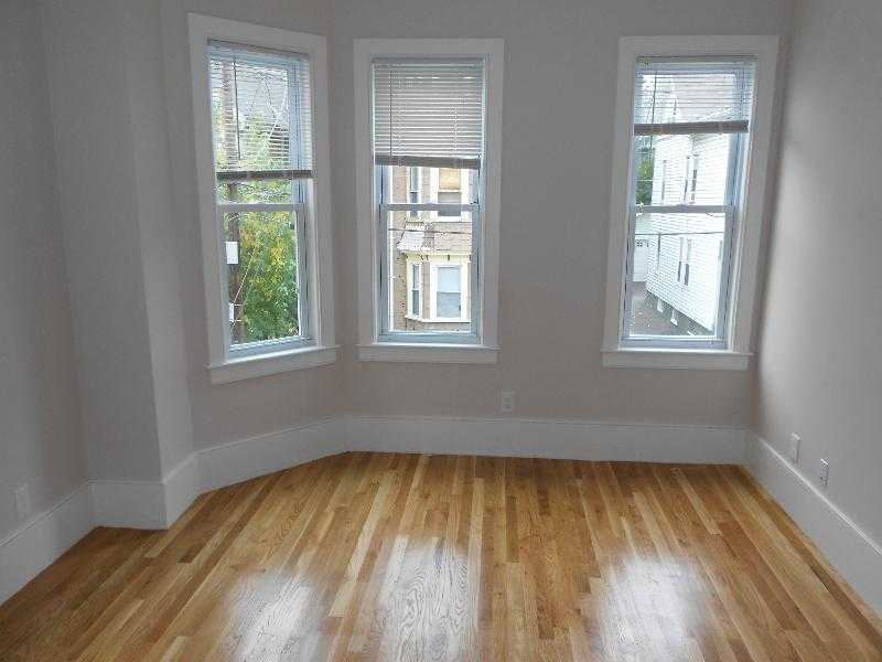 Mozart St - Photo 4 of 14