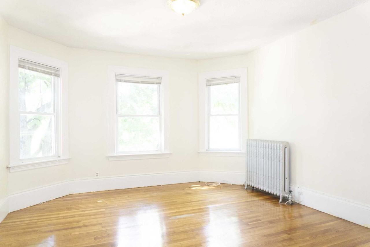 Commonwealth Ave - Photo 6 of 11