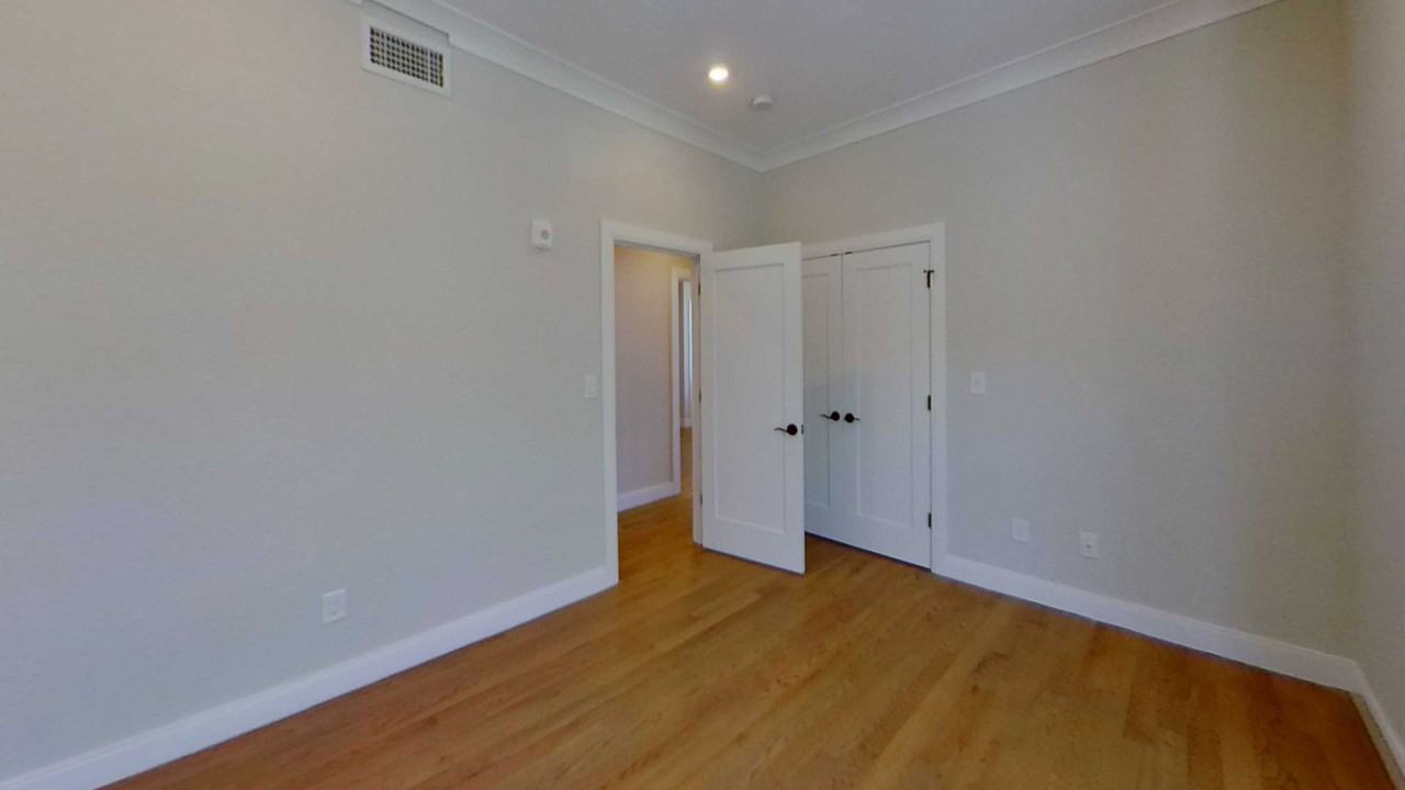 Day St - Photo 7 of 11