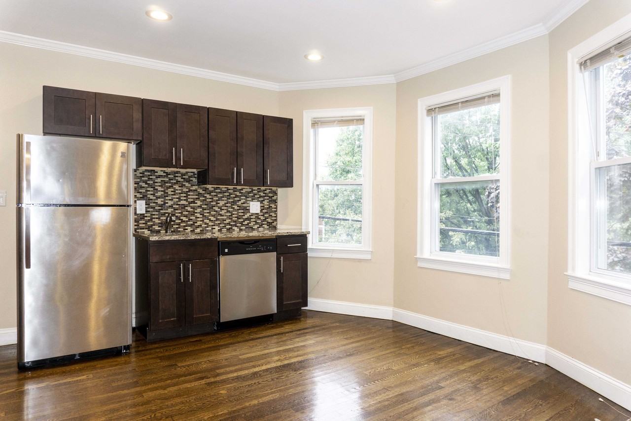 Glen Rd - Photo 2 of 10