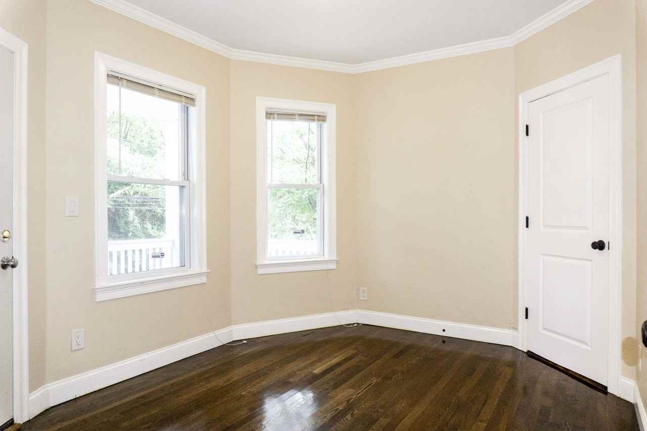 Glen Rd - Photo 5 of 10