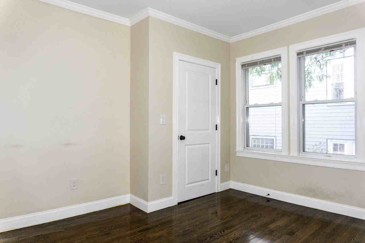 Glen Rd - Photo 6 of 10