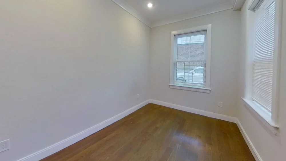 Linden St - Photo 5 of 14