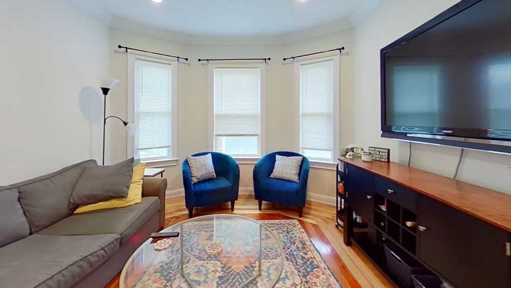 Burton St - Photo 2 of 11