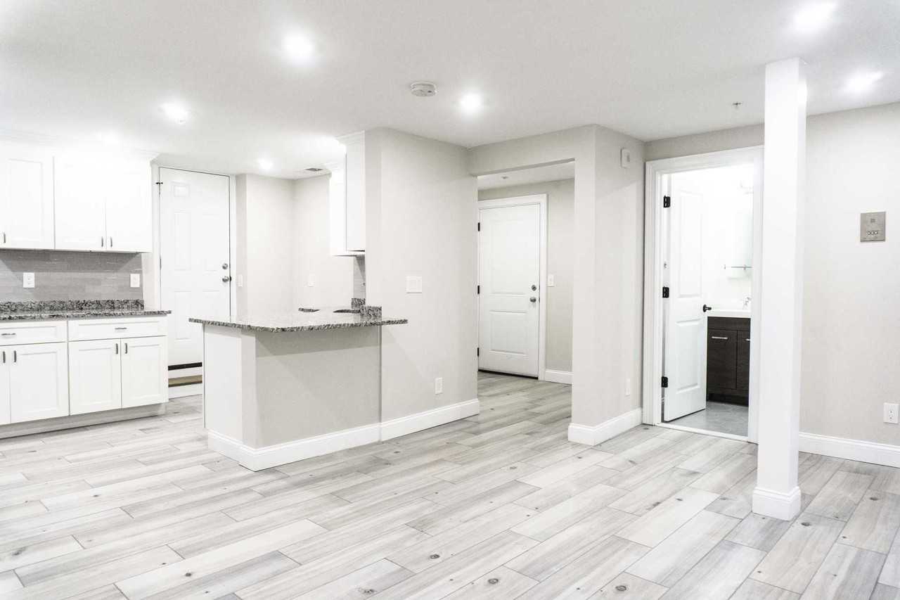 Commonwealth Ave - Photo 3 of 7