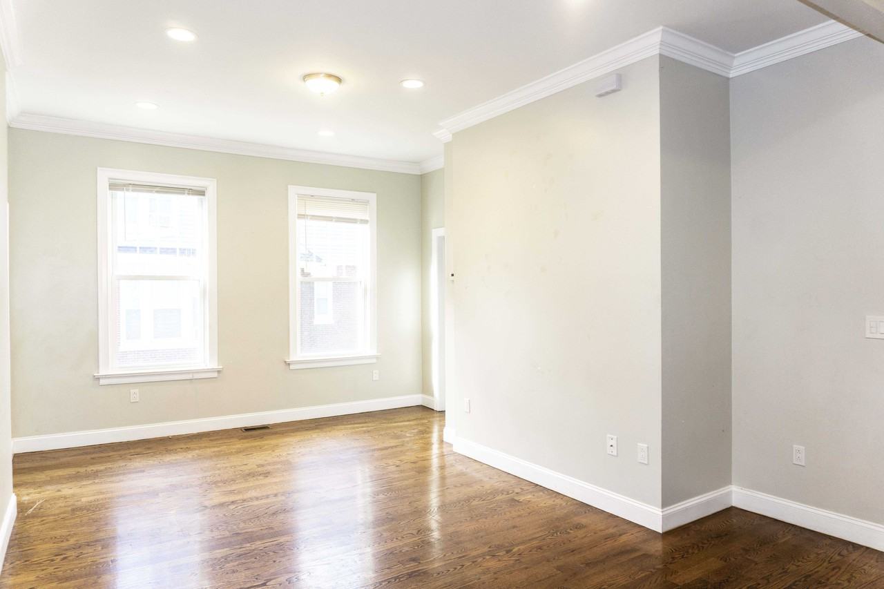 Townsend St - Photo 3 of 10