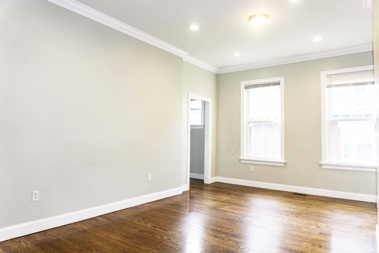 Townsend St - Photo 6 of 10