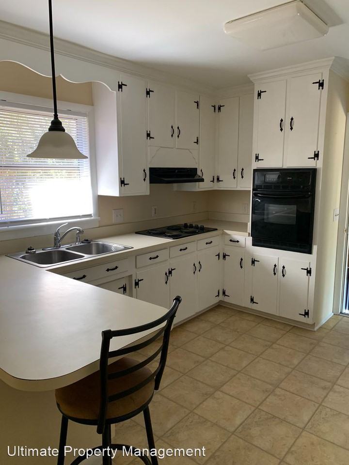 3822 Halifax Rd - Photo 3 of 12