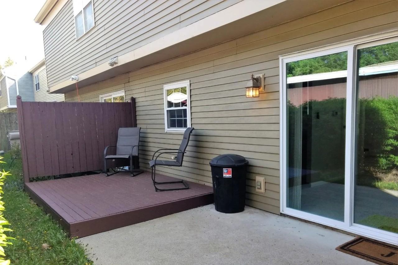 10 Woodsview Ln - Photo 2 of 33