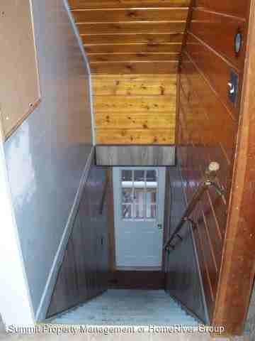 529 1/2 Brooks Street - Photo 2 of 9