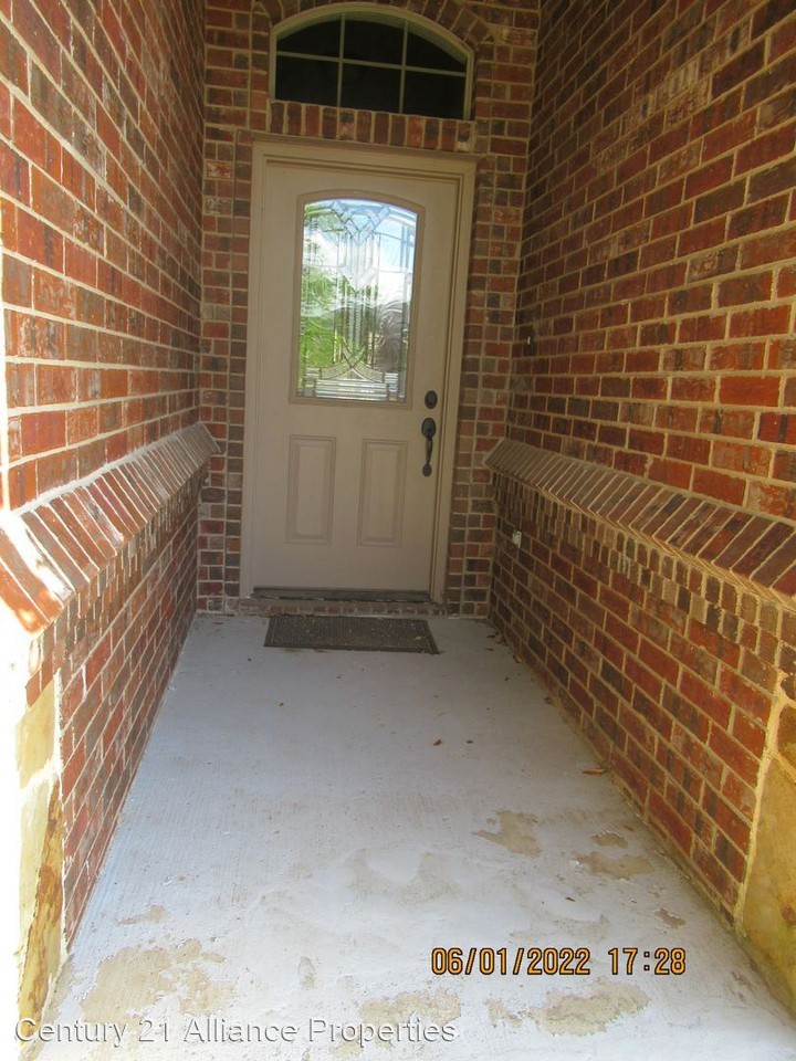 4945 Wild Oats Dr - Photo 2 of 39