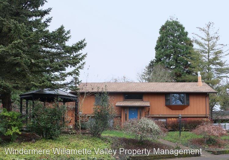 1692 Sw Reed Pl - Photo 2 of 32